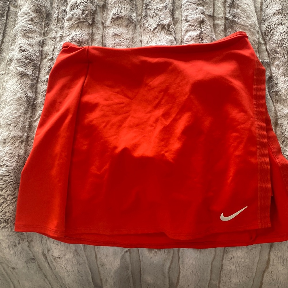 Nike tennis skirt with built in shorts 12 inches
